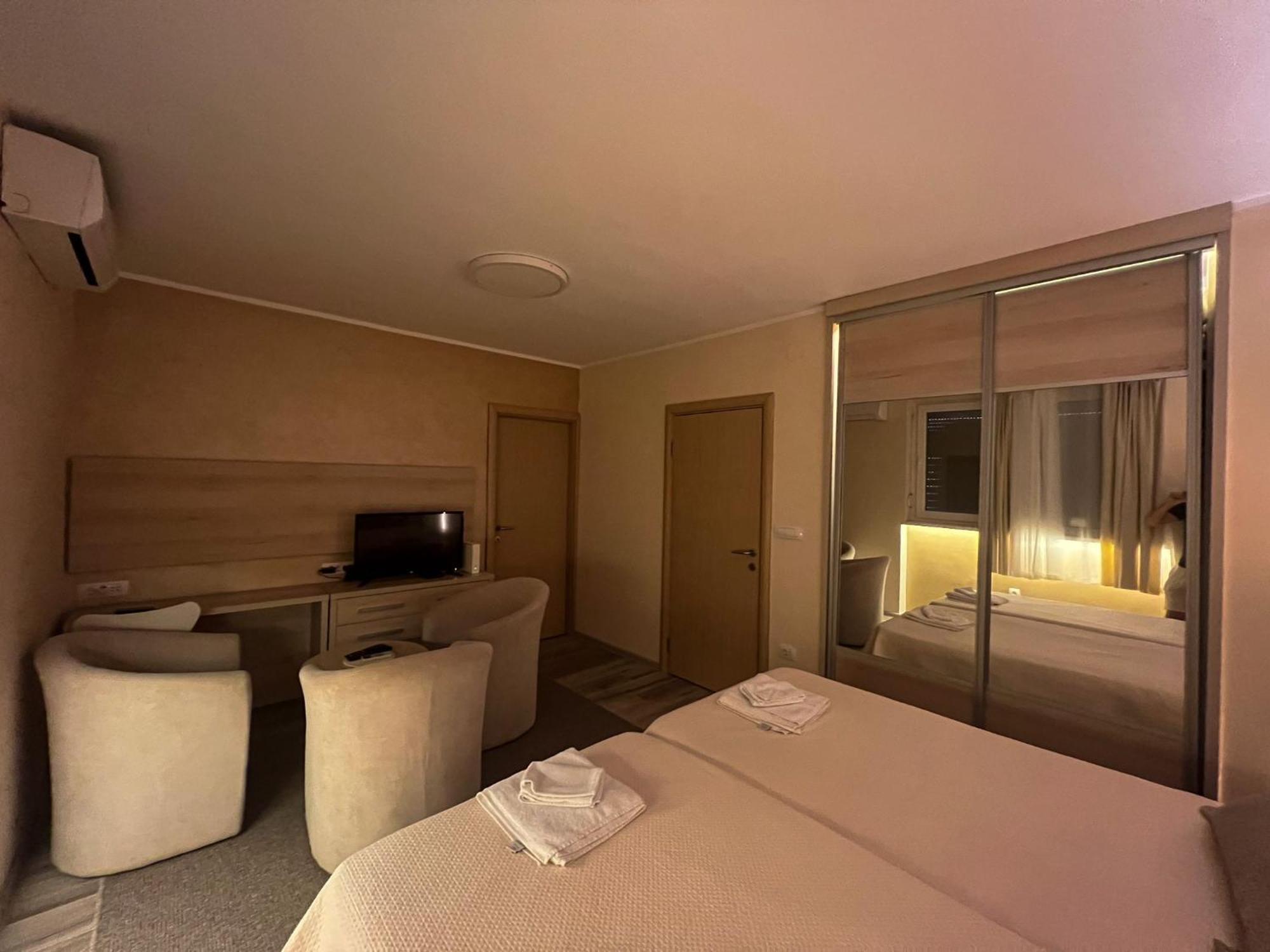 Pearl With Free Parking Belgrad